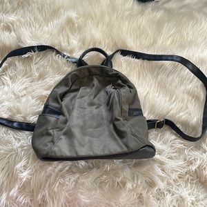 LD Dark army green black backpack satchel bag OS zipper open adjustable straps